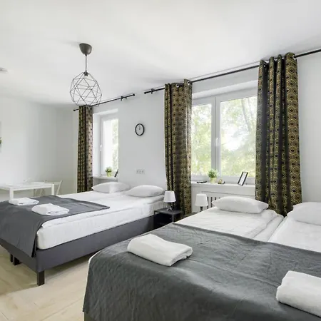 アパート Labo Niepodleglosci ワルシャワ